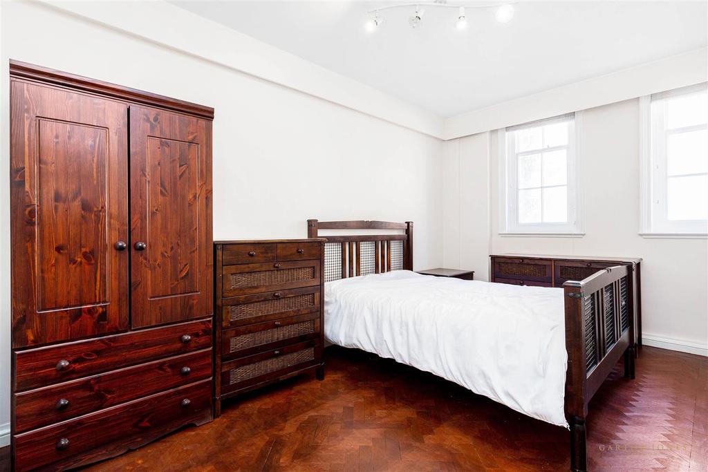 Bedroom (3).jpg
