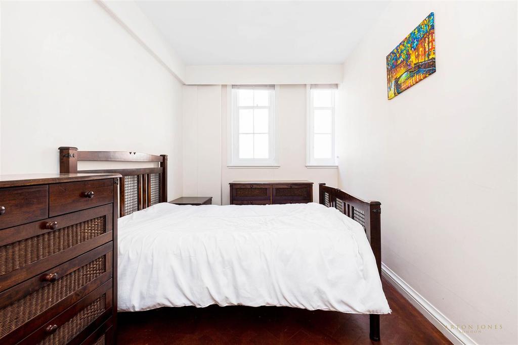 Bedroom (2).jpg