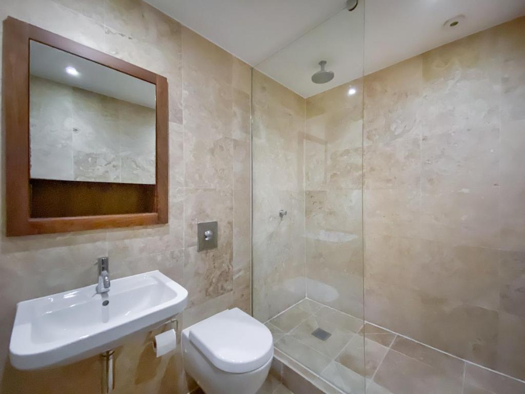 Bedroom 1 En Suite