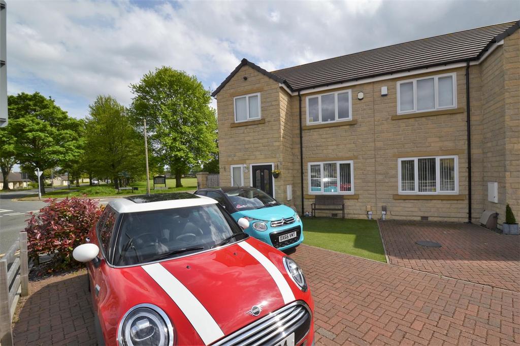 Green Lane, Wyke, Bradford 3 bed semidetached house £200,000