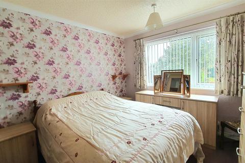 2 bedroom detached bungalow for sale - Hindscarth Crescent, Mickleover, Derby