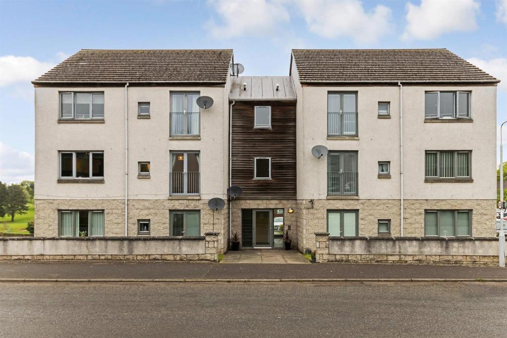 13c St. Margarets Well, Dunfermline... 2 bed flat £135,000