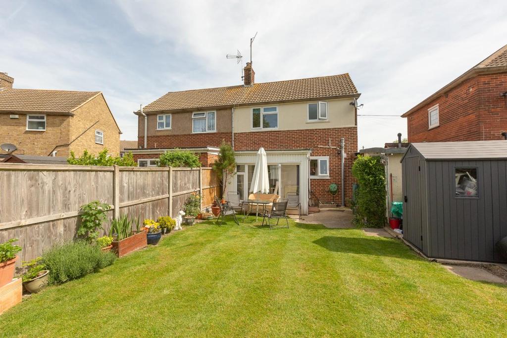 Lion Field, Faversham 2 bed semidetached house £325,000