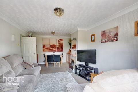 11 Ashleigh, Stevenage, SG2 9UN