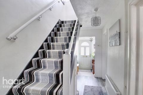 11 Ashleigh, Stevenage, SG2 9UN