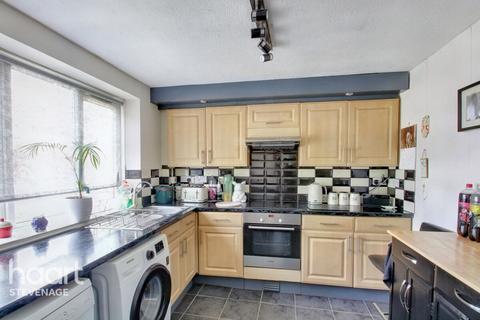 11 Ashleigh, Stevenage, SG2 9UN