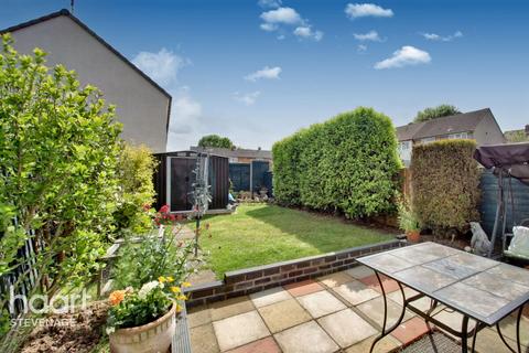 11 Ashleigh, Stevenage, SG2 9UN