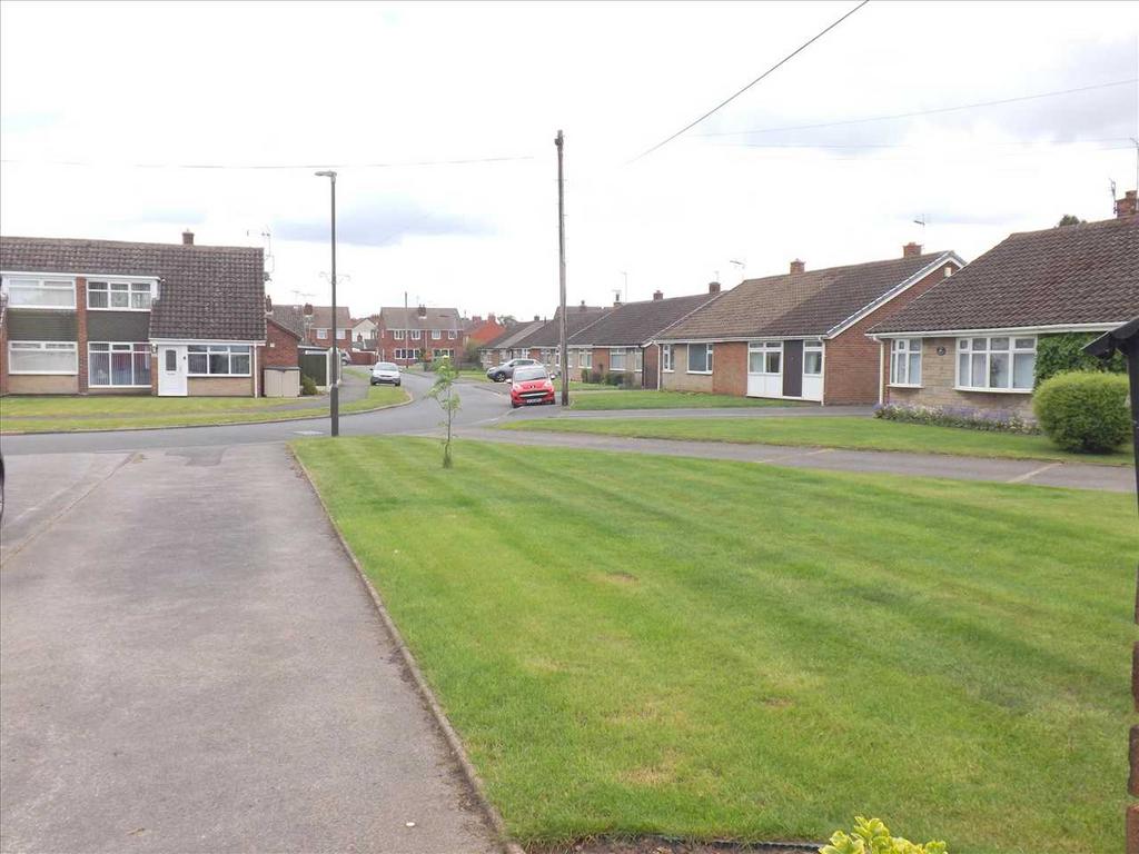 Hudson Mount, Hillstown, Bolsover... 2 bed semidetached bungalow £