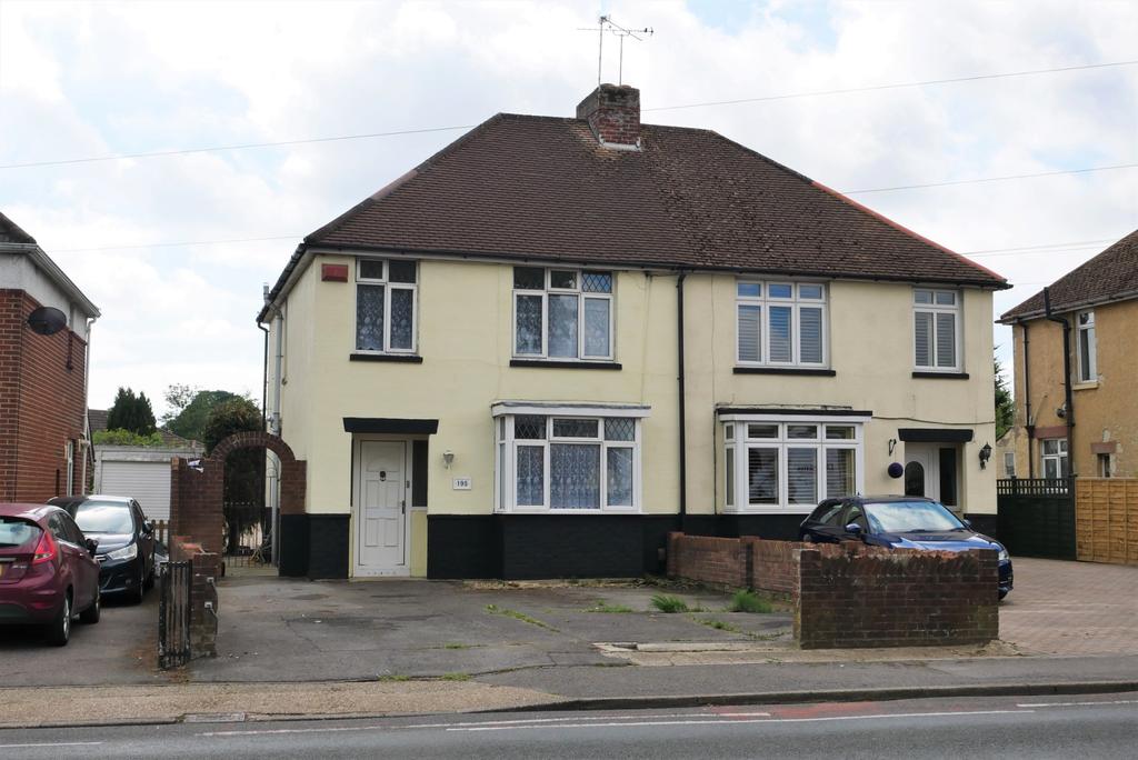 HIGHLANDS ROAD, FAREHAM. GUIDE PRICE £325,000£350,000 3 bed semi
