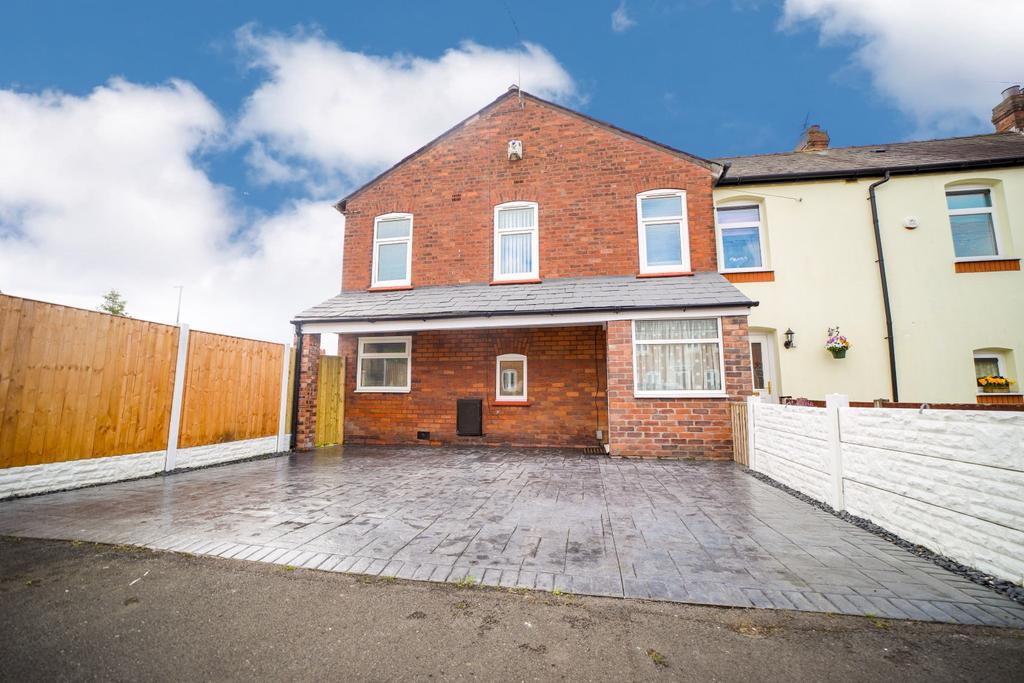 Daisy Avenue, NewtonLeWillows... 3 bed end of terrace house £180,000