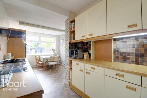 29 Cedar Road, Romford, RM7 7JS