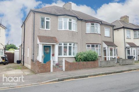 29 Cedar Road, Romford, RM7 7JS