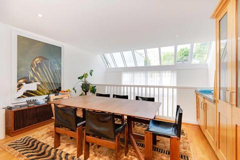 18a Maryon Mews, London, NW3 2PU