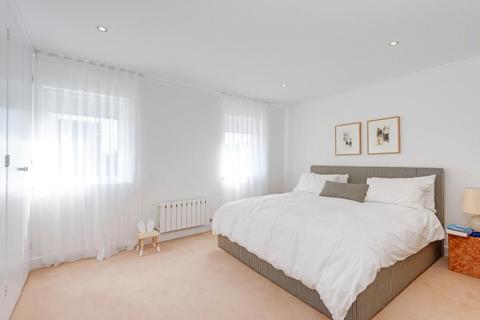 18a Maryon Mews, London, NW3 2PU