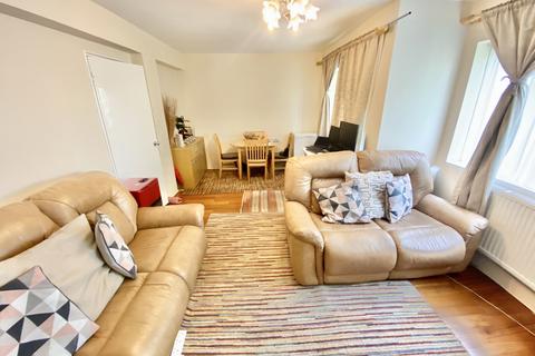 2 bedroom flat for sale - Campbell Court, Church Lane, Kingsbury, NW9