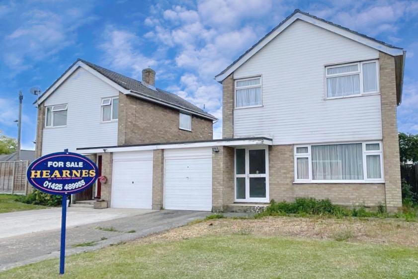 Eastfield Court, Ringwood, BH24 1US 3 bed link detached house for sale