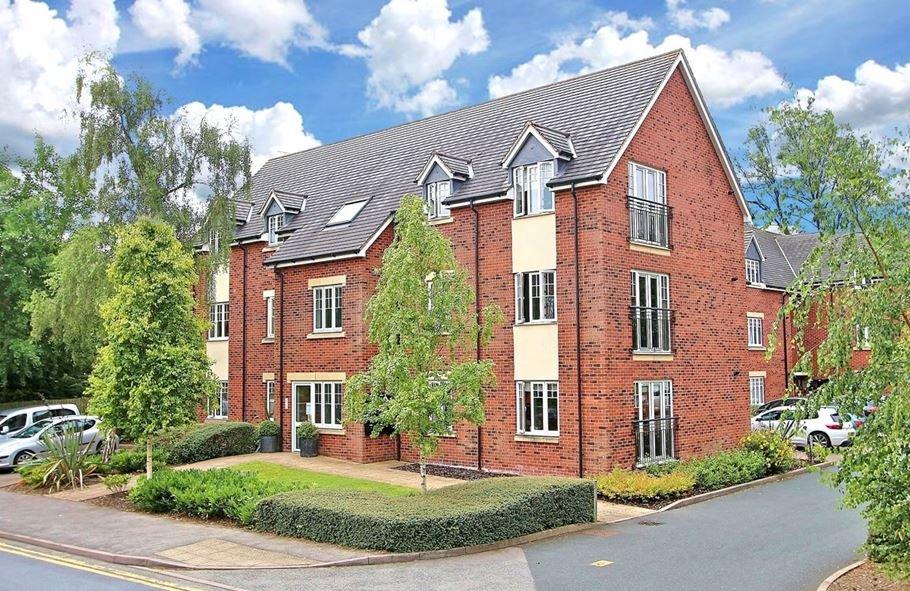 Birchfield Road, Webheath, Redditch B97 4LX 1 bed apartment £130,000