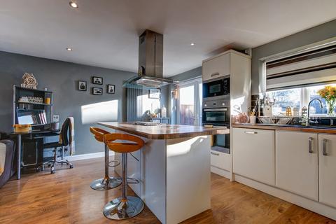 3 Alveston Close, Redditch, B98 0TF