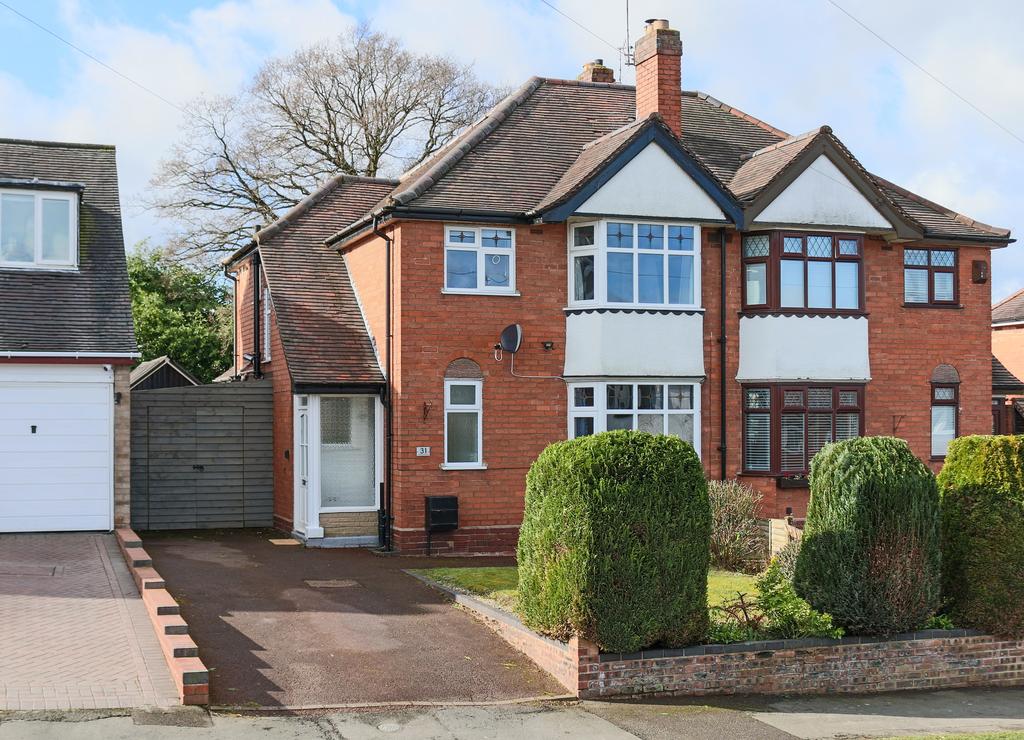 Meadowhill Road, Riverside, Redditch... 3 bed semidetached house £