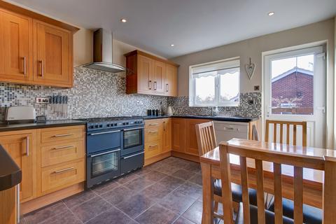 54 Priest Meadow Close, Astwood Bank, Redditch, B96 6HT
