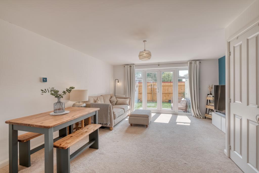 Kingcup Close, Catshill, Bromsgrove... 3 bed semidetached house £260,000