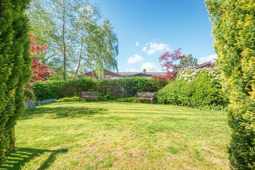 Brook Court, Burcot Lane, Bromsgrove, B60 1AD 2 bed apartment for sale