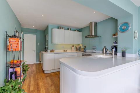 40 Priest Meadow Close, Astwood Bank, Redditch, B96 6HT