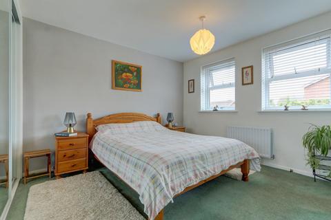 40 Priest Meadow Close, Astwood Bank, Redditch, B96 6HT