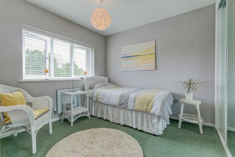 40 Priest Meadow Close, Astwood Bank, Redditch, B96 6HT