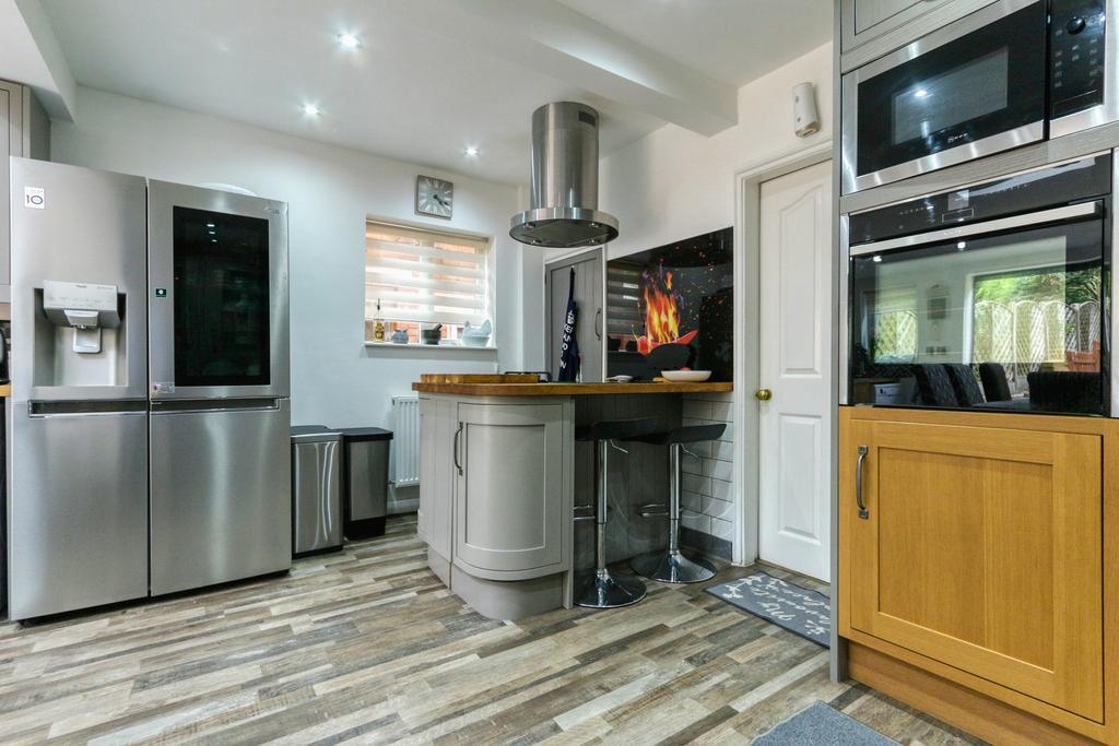 Enfield Road, Hunt End, Redditch B97 5NF 2 bed semidetached house £