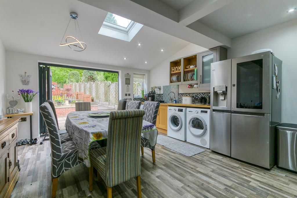 Enfield Road, Hunt End, Redditch B97 5NF 2 bed semidetached house £