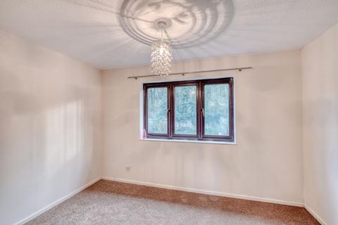 36 Avonbank Close, Hunt End, Redditch, B97 5XR