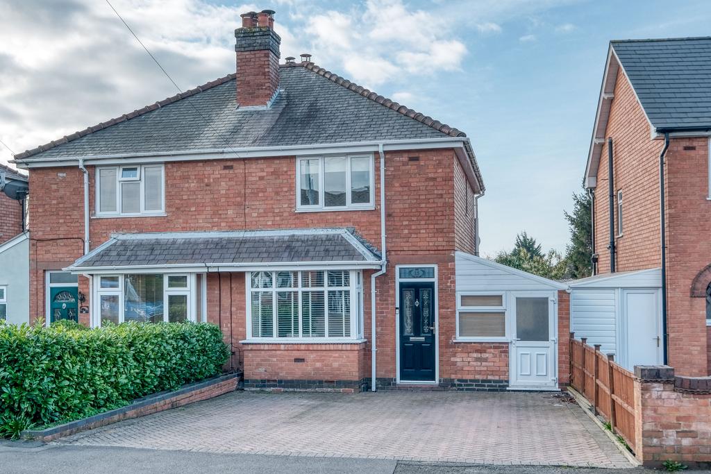 Yvonne Road, Crabbs Cross, Redditch B97 5HX 2 bed semidetached house