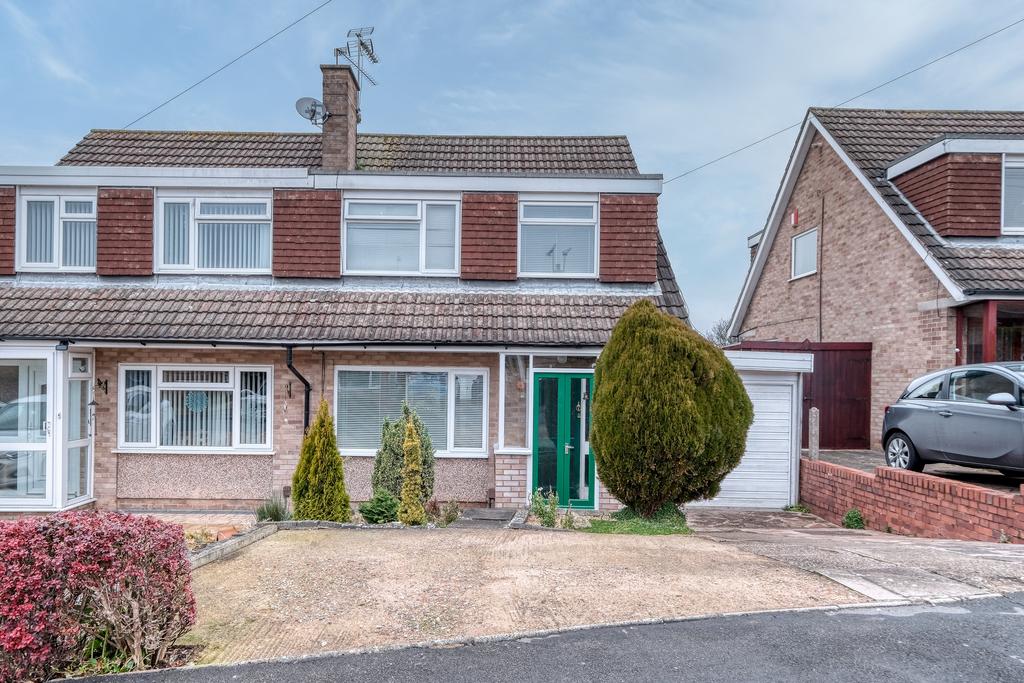 St. Judes Avenue, Studley, B80 7HZ 3 bed semidetached house £280,000