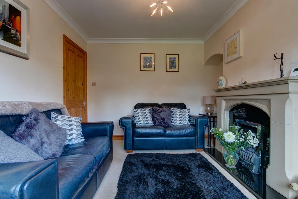 Chestnut Road, Astwood Bank B96 6AF 3 bed semidetached house £325,000