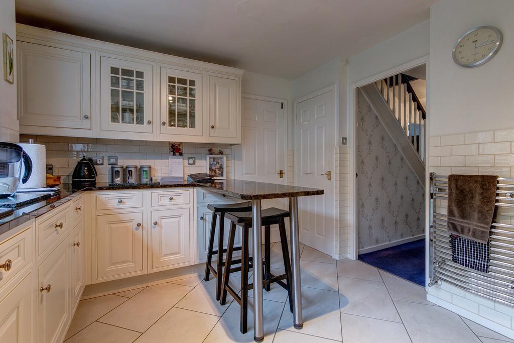 Weatheroak Close, heath, Redditch... 4 bed detached house £425,000