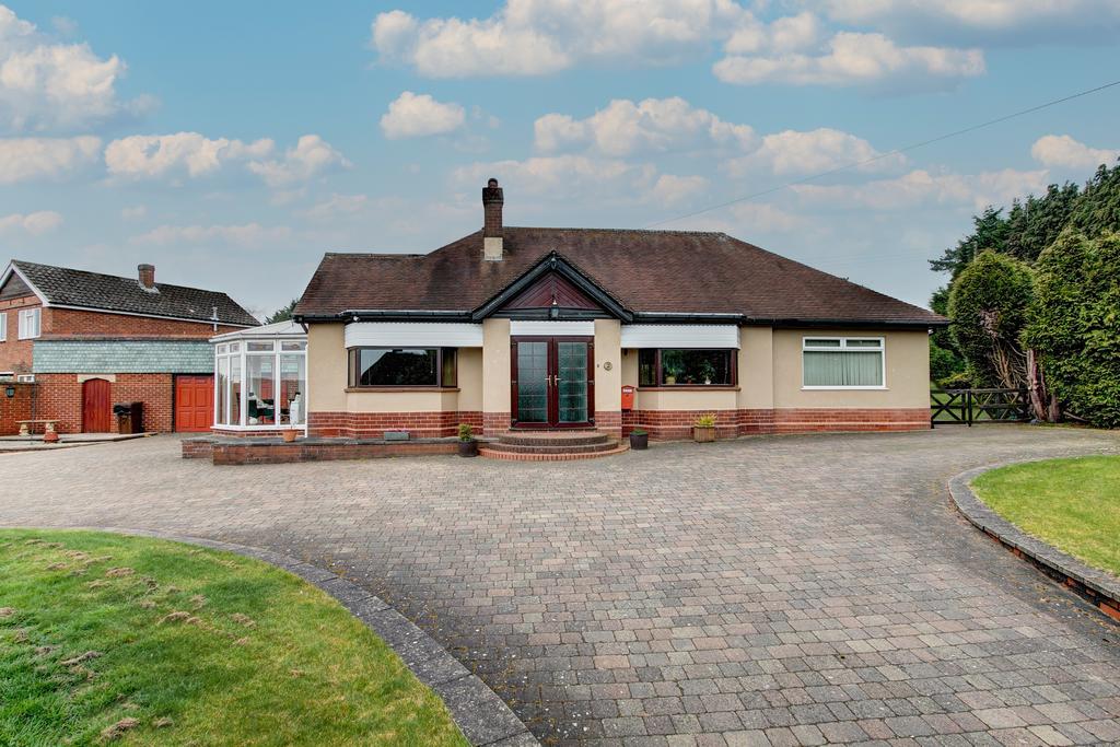 Yew Tree Lane, Fairfield, Bromsgrove... 4 bed bungalow £650,000