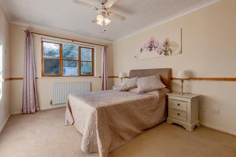 2 bedroom bungalow for sale - The Acorns, Catshill, Bromsgrove, B61 0LB