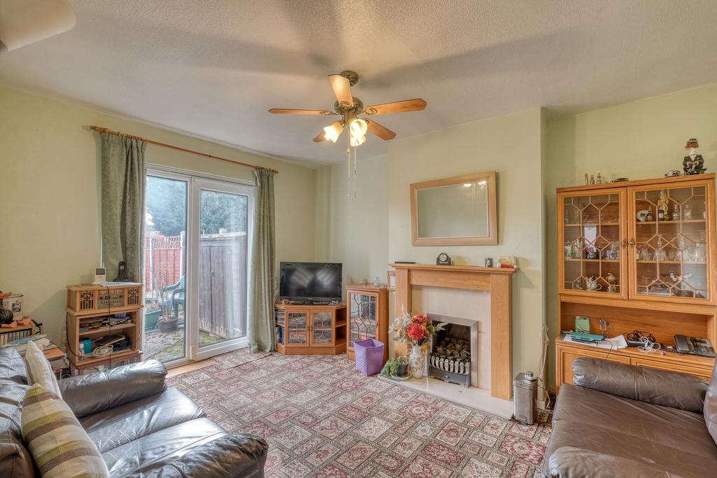 Salwarpe Road, Charford, Bromsgrove, B60 3JA 3 bed semidetached house
