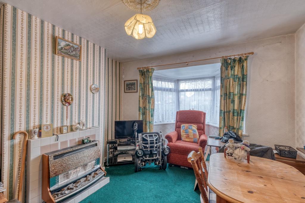 Salwarpe Road, Charford, Bromsgrove, B60 3JA 3 bed semidetached house