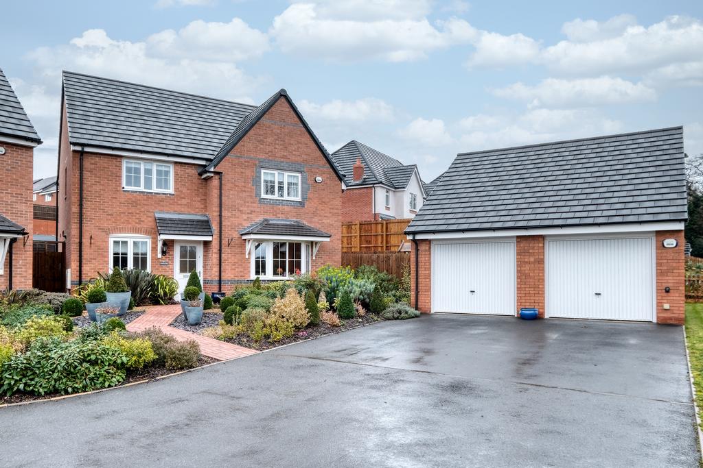 Norton Way, Bromsgrove, B61 0FD 4 bed detached house - £575,000