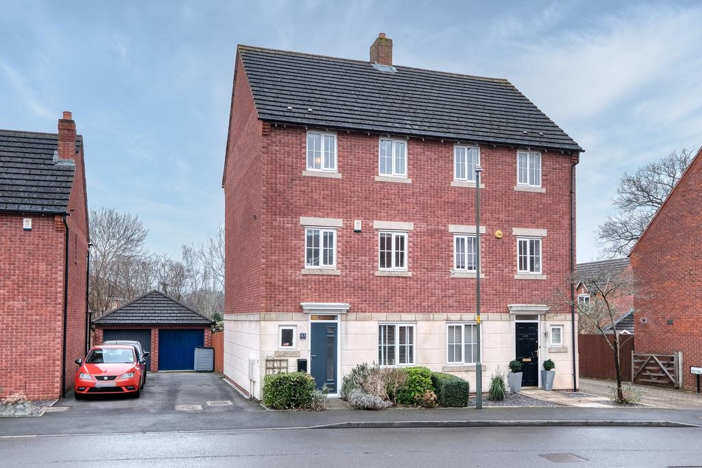 Royal Worcester Crescent, The Oakalls, Bromsgrove, B60 2TJ 4 bed semi