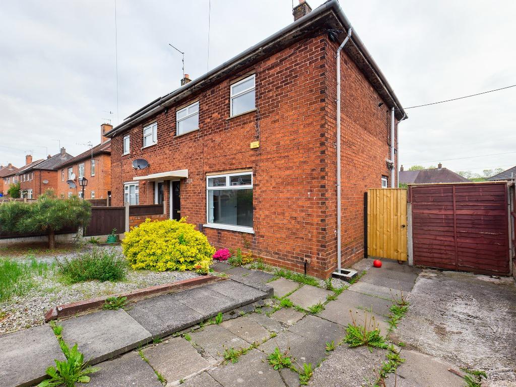 Beverley Drive, StokeonTrent, ST2 3 bed semidetached house £695