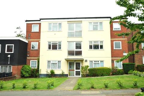 2 bedroom apartment for sale - The Chestnuts, Ollards Grove, Loughton, IG10