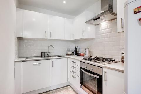 2 bedroom flat to rent - Compayne Gardens, London, NW6