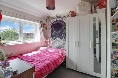 40 Sandringham Drive, Ashford, TW15 3JQ