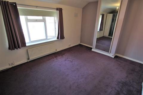 25 Raydons Road, Dagenham, RM9 5JR