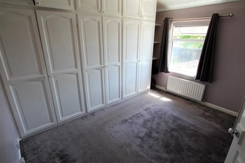 25 Raydons Road, Dagenham, RM9 5JR