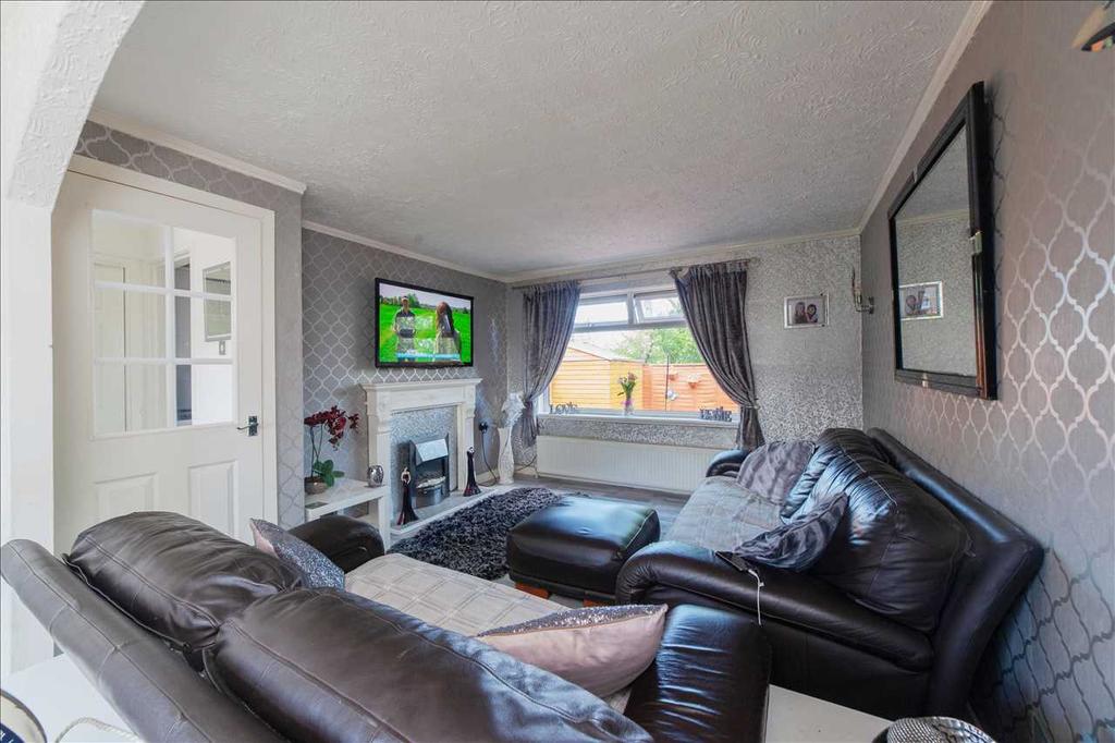 Living Room / Dining
