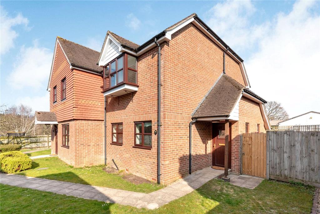 Gore End Road, Ball Hill, Newbury, Berkshire, RG20 2 bed end of terrace